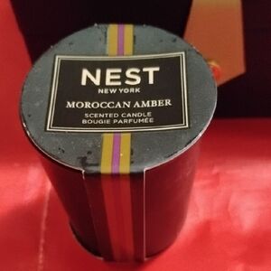 NEST Fragrances Black and Red Candle